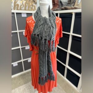 D&Y Cozy Gray Chunky Cable Knit Scarf